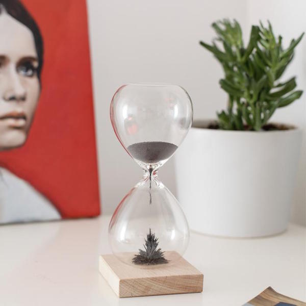 Magnetic Hourglass, Kikkerland